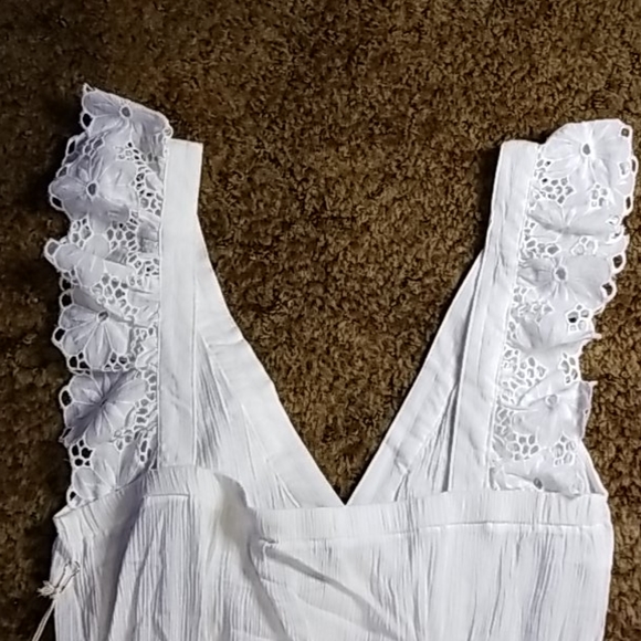 NEW - Ruffled Bodysuit 👚👚 - Picture 5 of 8